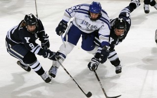 HTH.com|陕西中甲队官宣主帅金奉吉离任，连年换帅浪潮引发球迷强烈批评