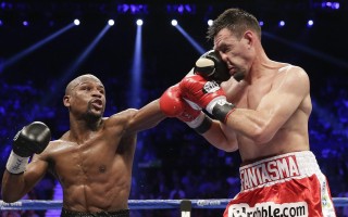 华体会HTH|突发伤病冷处理？里弗斯教练冷静发言引发连锁思考，新星AJ-格林伤情成谜